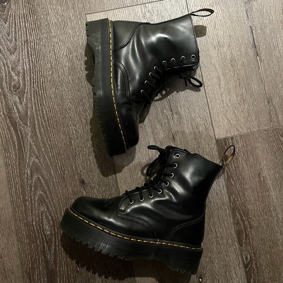 Dr. Martens platform boots - Picture 1 of 5